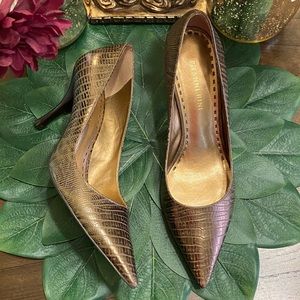 Women’s Gianni Bini pointed toe snake print heels